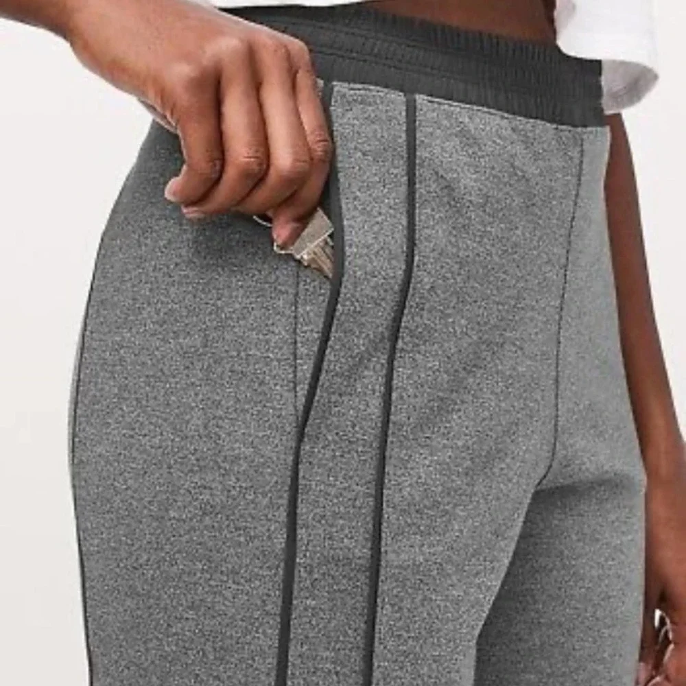 Lululemon Light Strides Crop 23